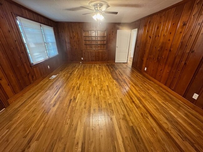 Photo - 3068 Roanoke Rd