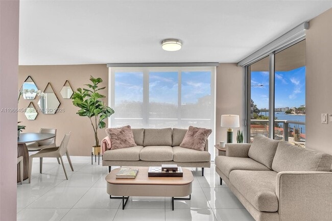 Building Photo - 9901 E Bay Harbor Dr Unit 403