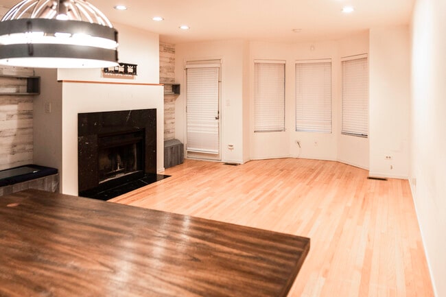 Photo - 1810 N Fremont St Unidad 11