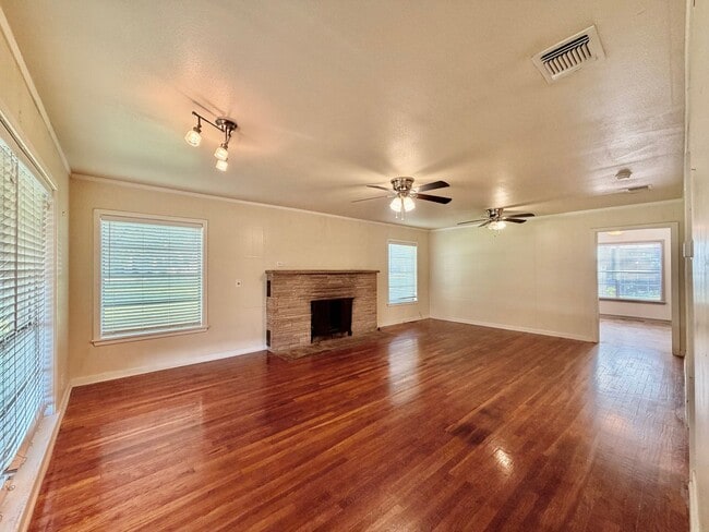 Photo - Unbeatable Location! Walk Across the Street to TXST Campus