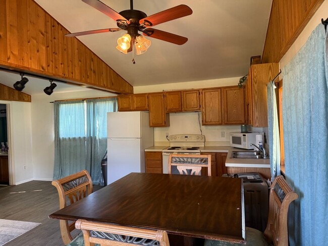 Building Photo - Mother in law