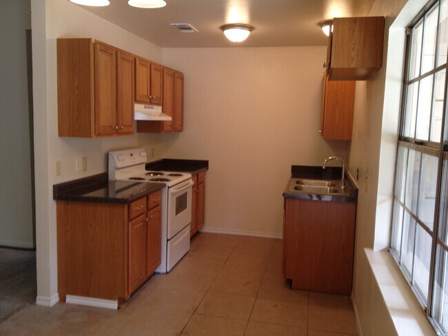 Photo - 112 Gatewood Ln