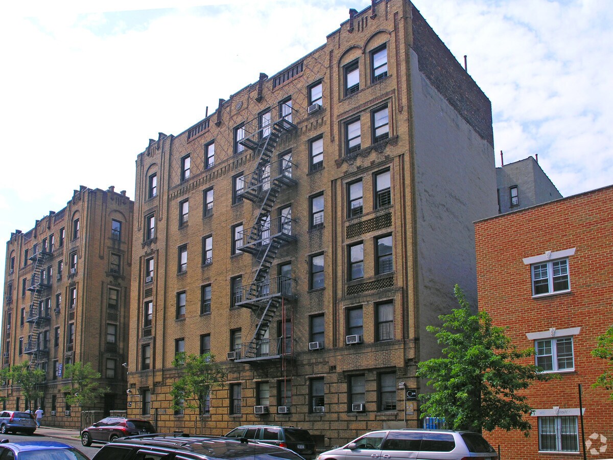 Photo - 190 W 170th St Apartments