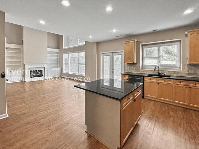 Photo - 1034 Middlebrooke Dr