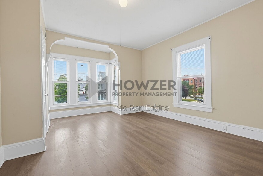 16 Chester Ave