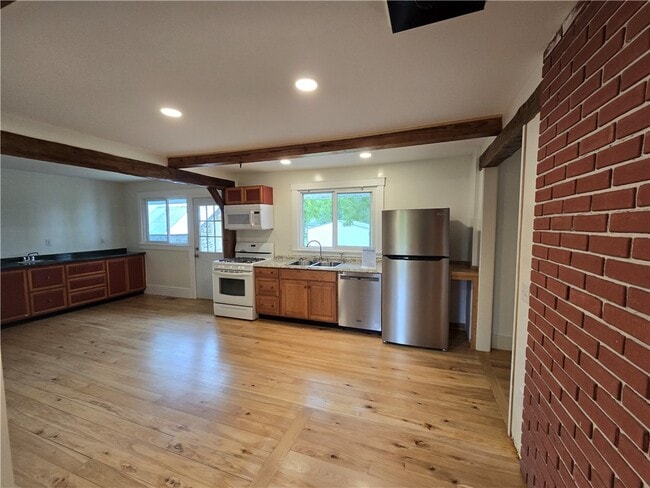 235 Lighthouse Rd