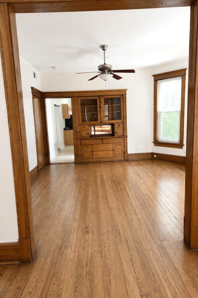 Photo - 2423 N Washtenaw Ave Unit 3