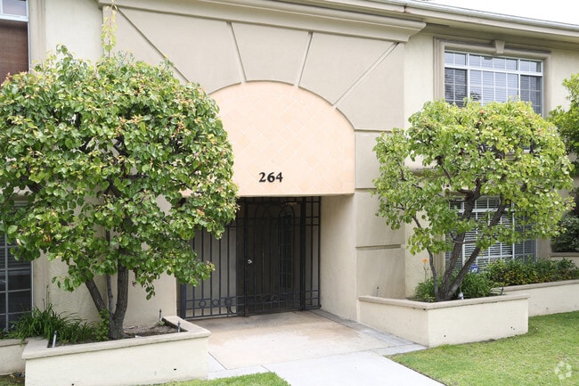 Photo - 264 S Doheny Dr