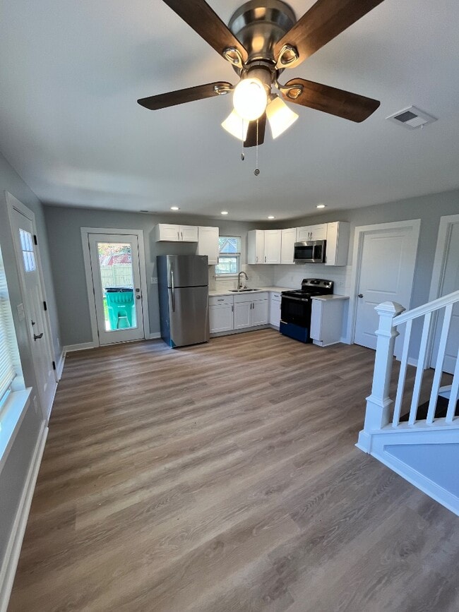 Photo - 1817 Newcastle St