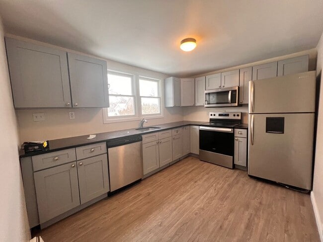 Photo - 1983 Central Ave