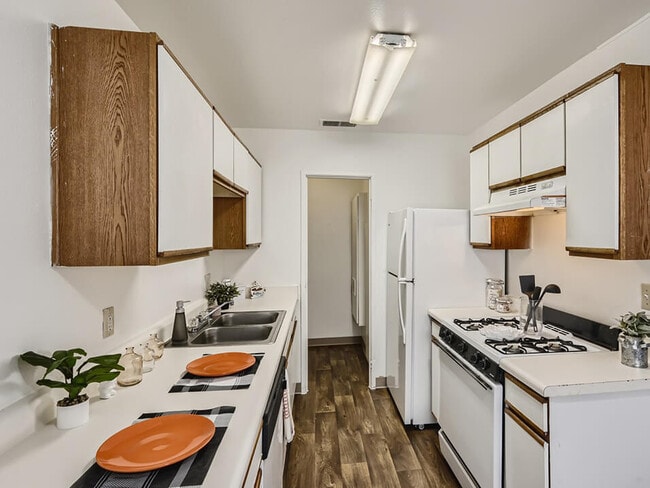 Kitchen with Oven and Dishwasher