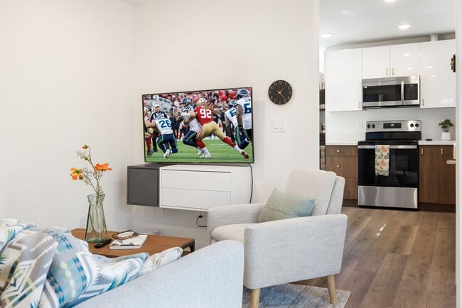 Photo - 11520 Roosevelt Way NE Unit ID1386783P