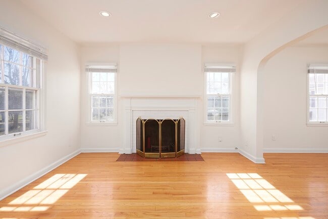 Photo - 208 S Clark St
