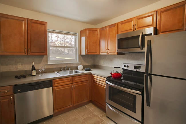 Building Photo - Parsippany Gardens Rental