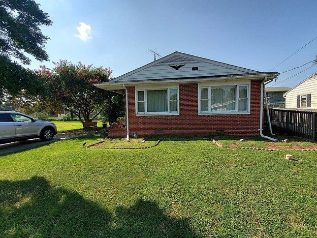 Photo - 739 Rosemont Ave