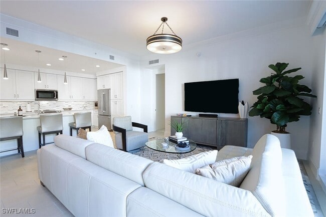 Building Photo - 1030 3rd Ave S Unit 318