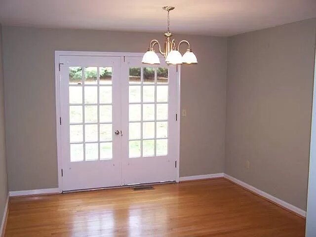 Photo - 302 Little Cir