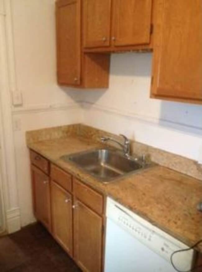 Photo - 5 bed 2 bath, central all electric HVAC, laundry, fenced yard house!