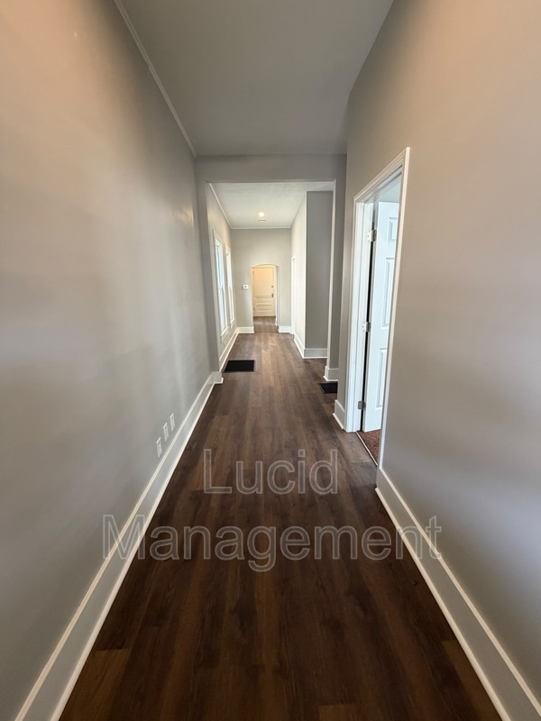 1312 Earl Ave
