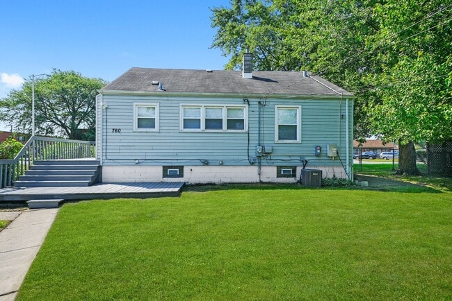 Photo - 760 Sibley Blvd