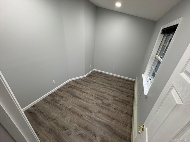 Photo - 10 Matsunaye Dr