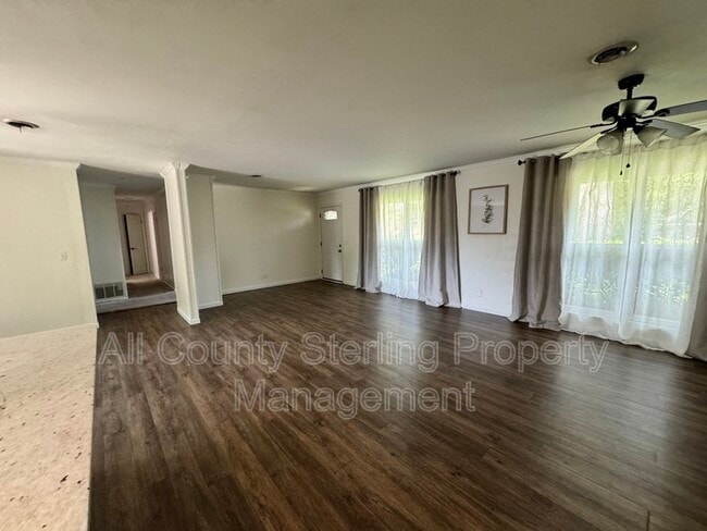 Photo - 353 SE Olustee Ave