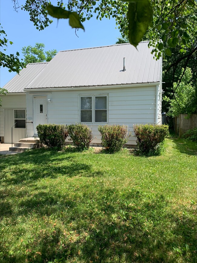 Building Photo - 3110 S Pershing Dr Rental