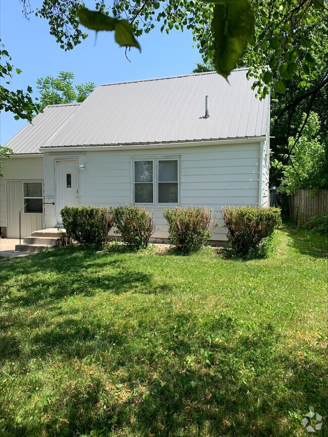 Building Photo - 3110 S Pershing Dr Rental
