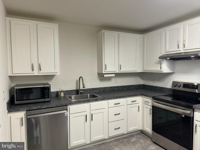 Photo - 131 Roosevelt Blvd Apartment