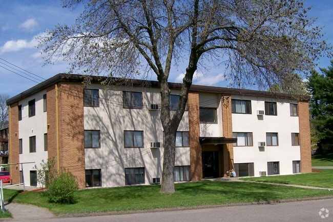 Photo - 410 Chan View