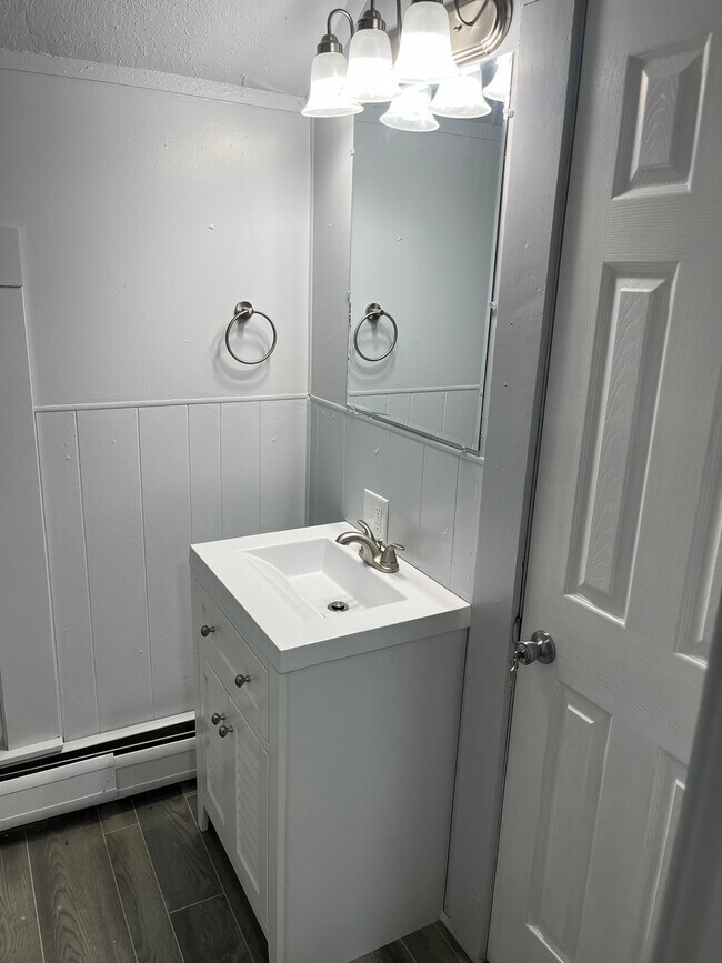 Photo - 207 S Mill St Apt 2