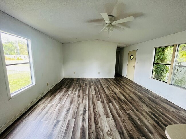 Photo - 180 Doyle Dr