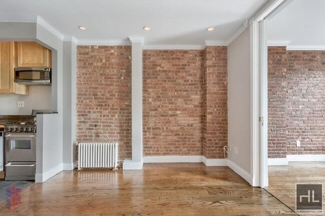 Building Photo - Tenth Avenue Unit 4RS Rental
