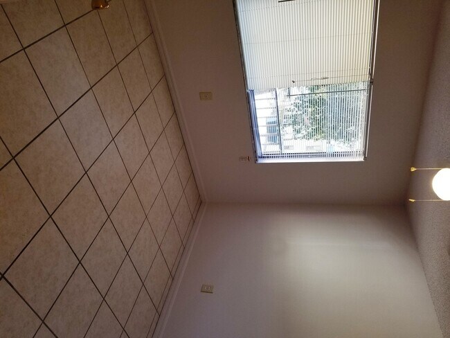 Photo - 2 bedroom 2 bath Unidad STR Holdings LLC