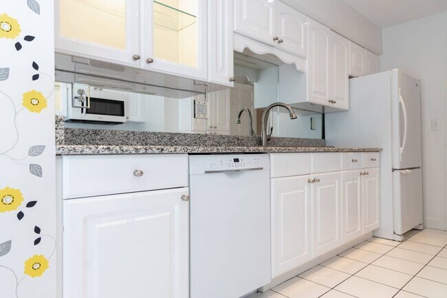 Photo - GHENT SQUARE