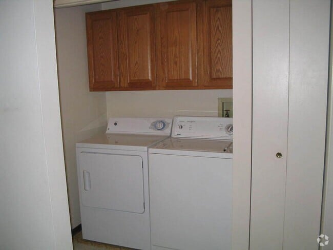 Building Photo - Awesome 1 - Bedroom / 1-Bath Penthouse Uni...