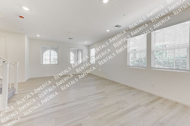 Photo - 2491 Rofrano Pl