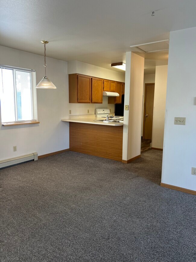 1526 Lake Elmo Dr