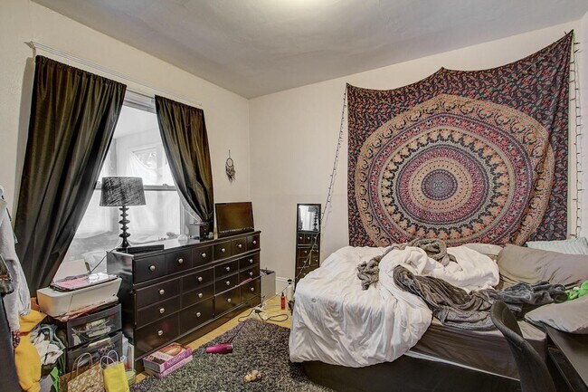 Photo - 2948 N Newhall St Unidad Lower