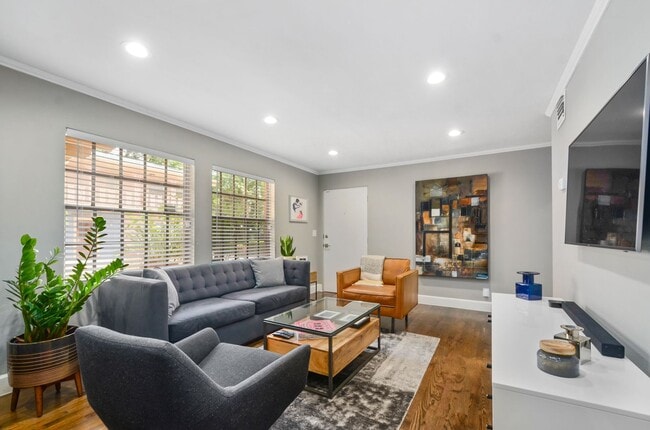 Photo - 2/2 condo downtown-Walk to Lake Eola