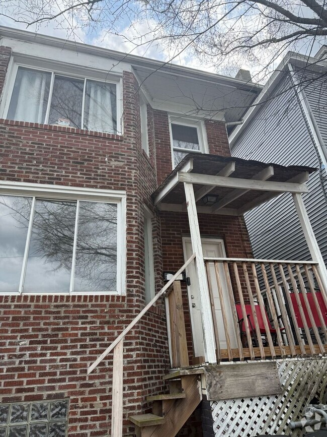 Building Photo - 1607 Methyl St Unit Lower Rental