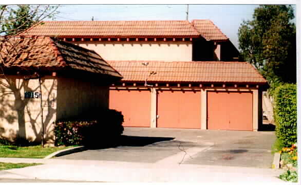 Wallace Apartments - Wallace Apartments