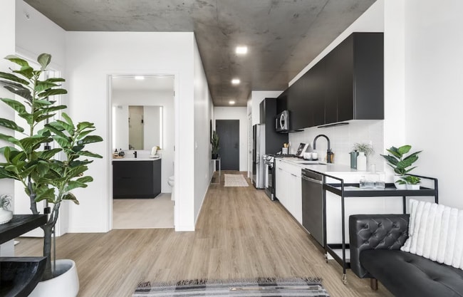 Photo - 1255 W Fulton St