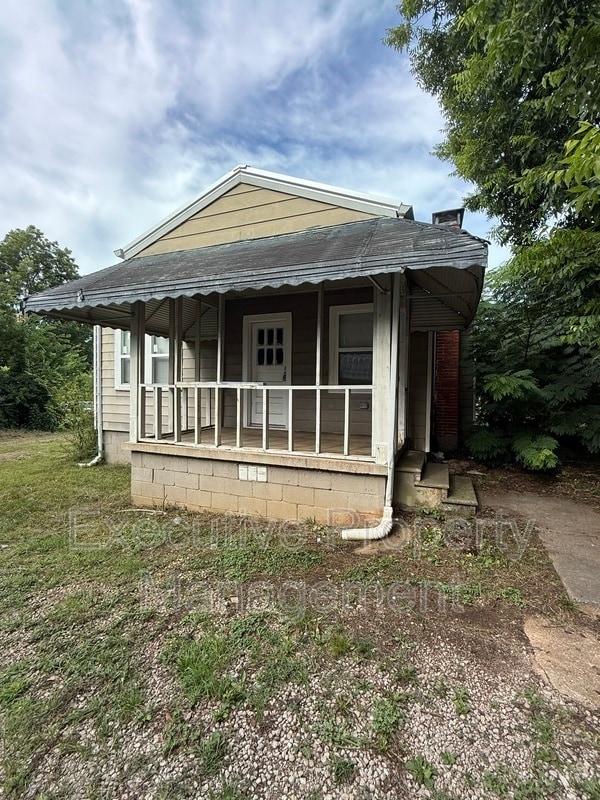 Photo - 332 Woodward Rd