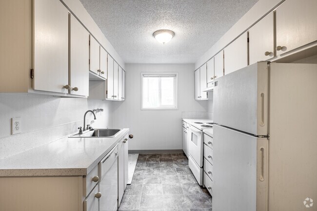 2BR, 1.5BA - 1100SF - Kitchen