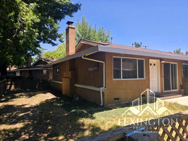 Beautiful, 2BD/1BA, Condo in The Villaggio, near Madison Ave. and American River College!