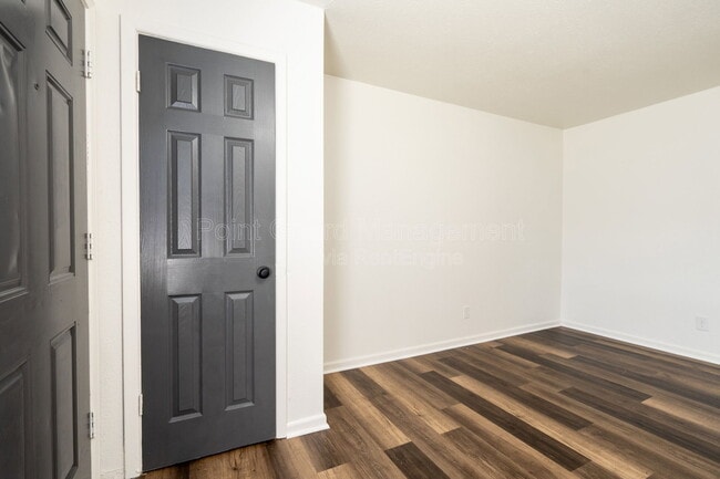 Building Photo - 1318 N Piatt Ave Unit Apt B