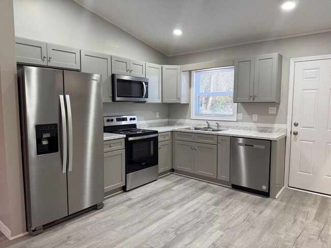 Photo - Remodeled 2 bedroom 2 bath duplex,