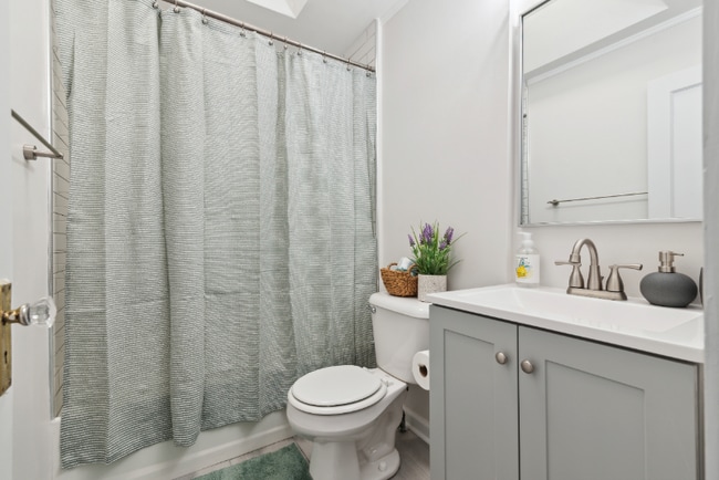 Photo - 4241 Aldine St Unit 2nd Floor