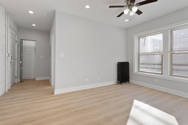 Photo - 1631 W Chase Ave Unit 2G